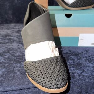 TOMS Women's Black Geo Basket Shoes